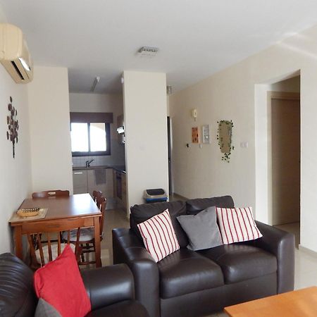 Barlee'S Apartment Paralimni Dış mekan fotoğraf